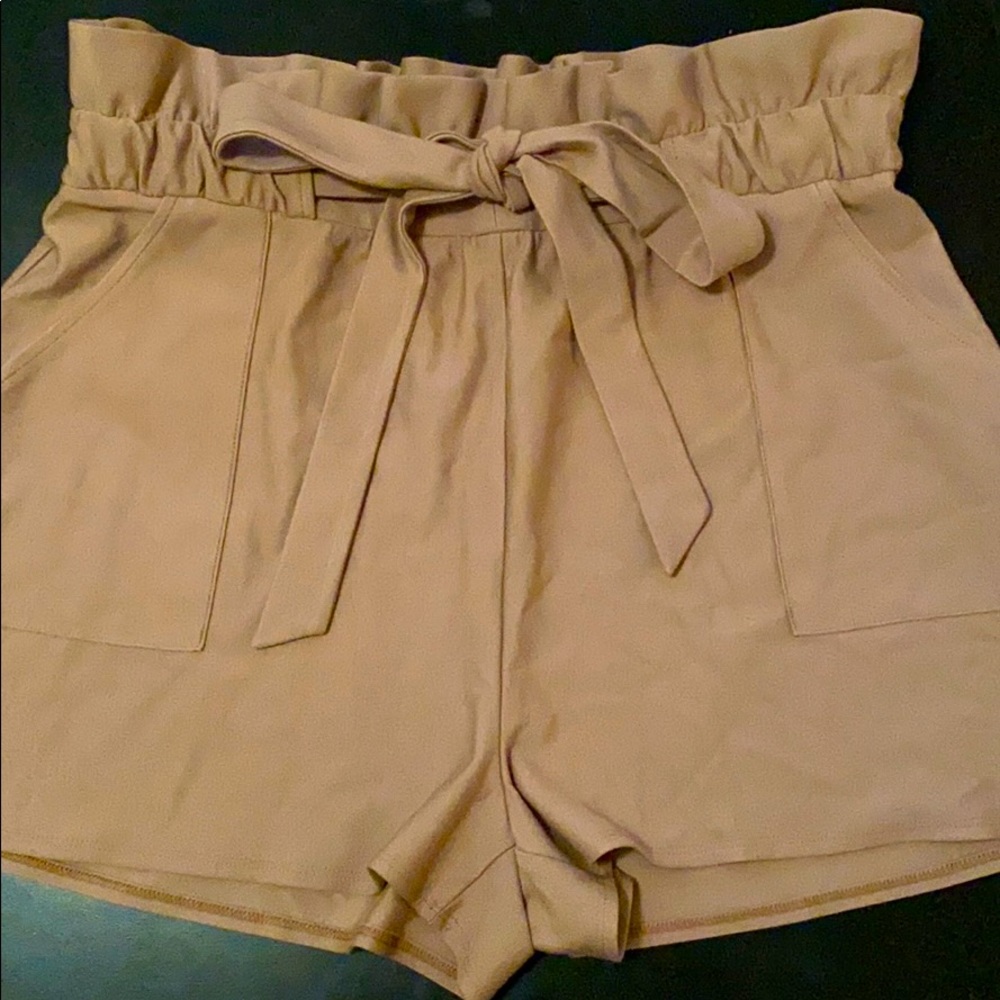 EXPRESS HIGH WAISTED RUFFLE SHORTS